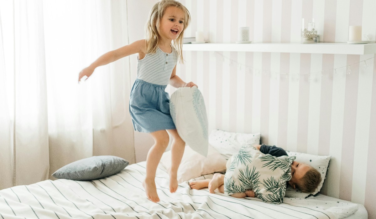 Professional ABA therapist working with child in Utah - ABA therapy